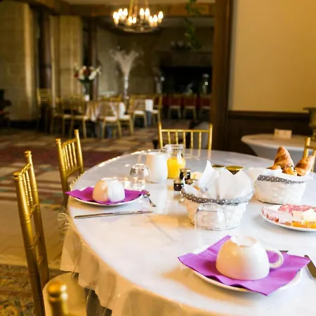 Chateau With Private Pool And Panoramic View Over The Bay Of Mont St Michel בית נופש *