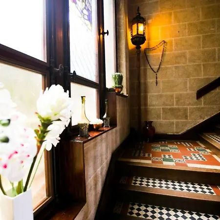 בית נופש Chateau With Private Pool And Panoramic View Over The Bay Of Mont St Michel *