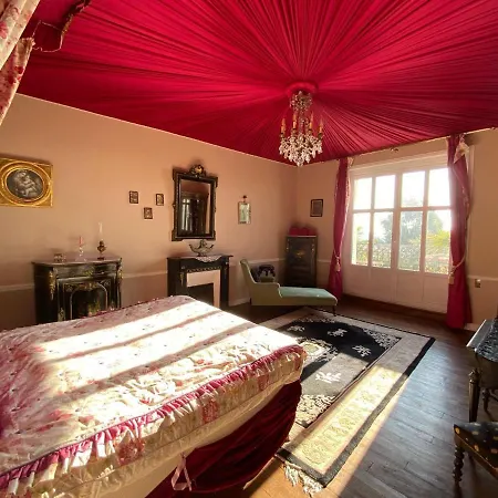 Chateau With Private Pool And Panoramic View Over The Bay Of Mont St Michel בית נופש *