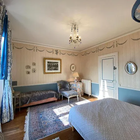 Chateau With Private Pool And Panoramic View Over The Bay Of Mont St Michel סן-ז'ון-לה-טומה